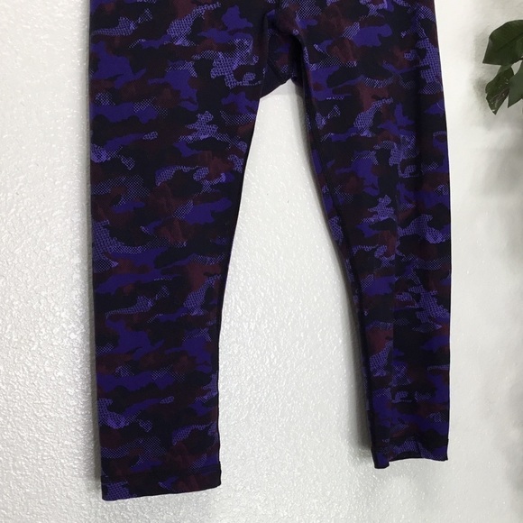 Lululemon Purple Camo Cropped Leggings - Picture 3 of 5